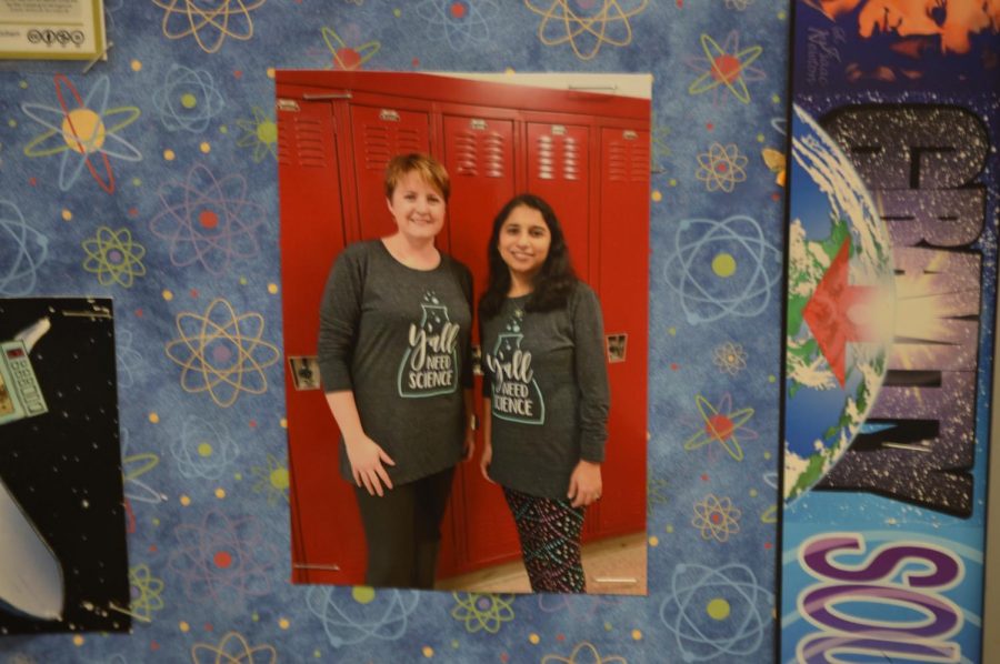 Cath Zavacki (left) and Anjana Iyer (right) posing in their identical shirts. 